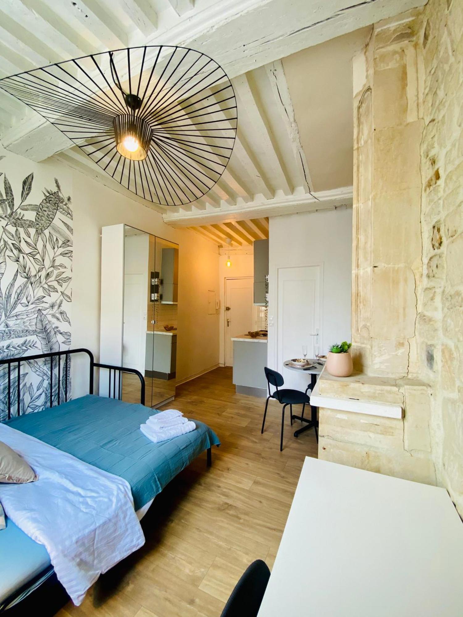Studio Eglise Saint-sauveur - Hyper Centre Apartment *